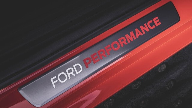 Ford-Ranger-Raptor-the-he-moi-be-buoc-chan