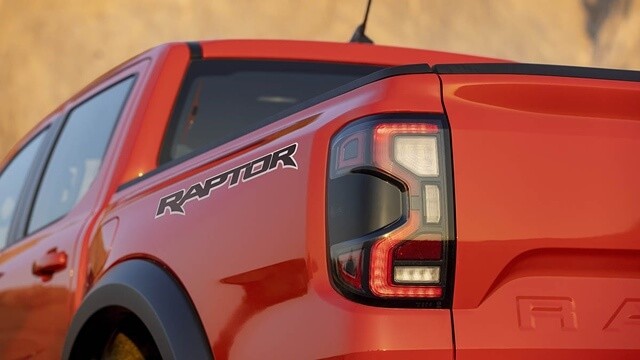 Ford-Ranger-Raptor-the-he-moi-den-hau