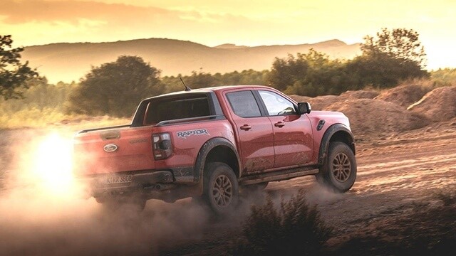 Ford-Ranger-Raptor-the-he-moi-hong-xe