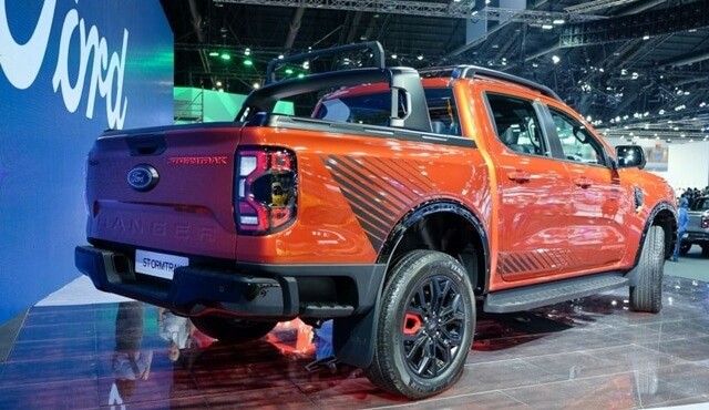 Ford-Ranger-Stormtrak-hong-xe