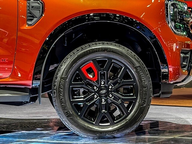 Ford-Ranger-Stormtrak-la-zang