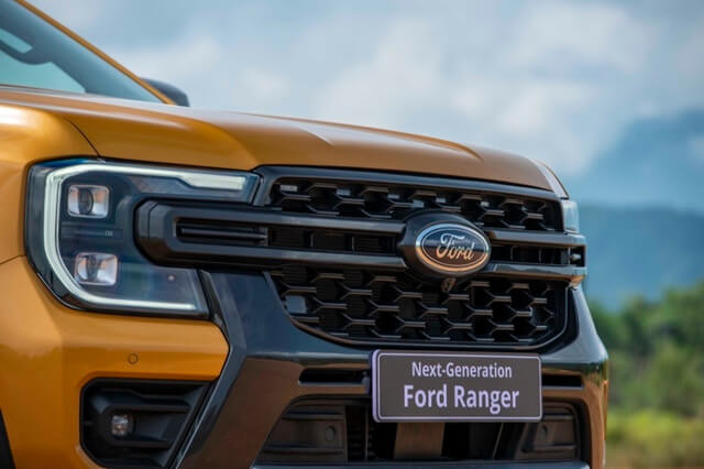 Ford-Ranger-wildtrak-2025-luoi-tan-nhiet