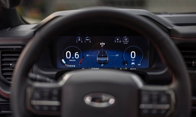 Ford-expedition-dong-ho-ky-thuat-so