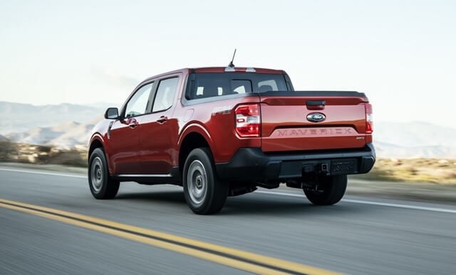 Ford-maverick-hong-va-duoi-xe