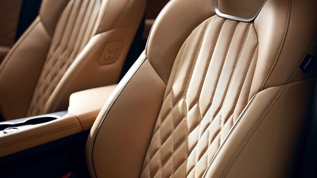 Genesis-G70-2022-ghe-boc-da
