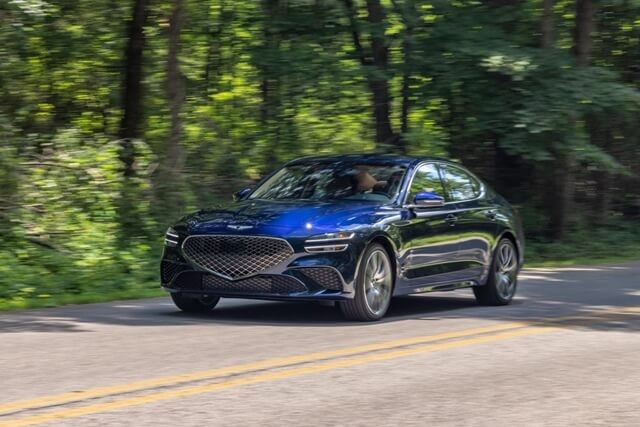 Genesis-G70-2022-gia-xe