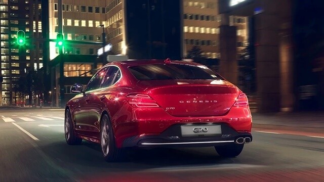 Genesis-G70-2022-phan-duoi-xe