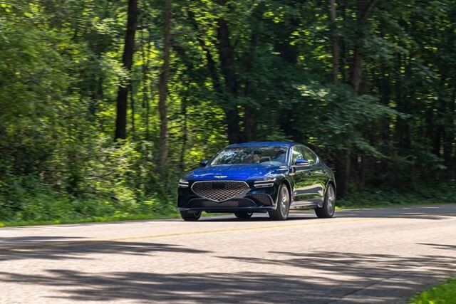 Genesis-G70-2022-ra-mat