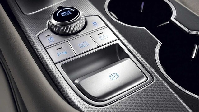 Genesis-G70-2022-trung-tam-dieu-khien