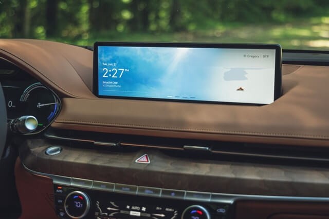 Genesis-electrified-g80-EV-man-hinh-giai-tri