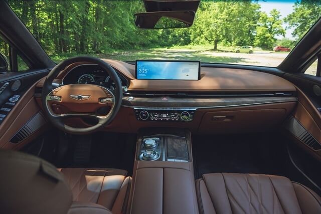 Genesis-electrified-g80-EV-noi-that-khoang-lai