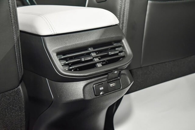 Haval-H6-hybrid-cua-gio-dieu-hoa