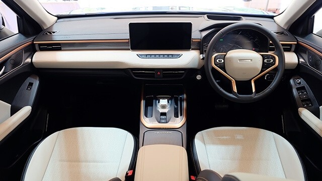 Haval-Jolion-khoang-lai