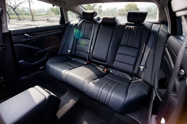 Honda-Accord-khoang-hanh-khach