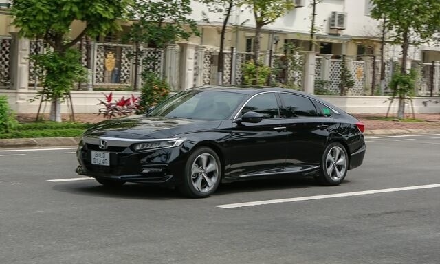 Honda-Accord-van-hanh