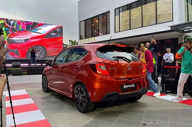 Honda Brio 2023 Giá xe lăn bánh  đánh giá thông số kỹ thuật