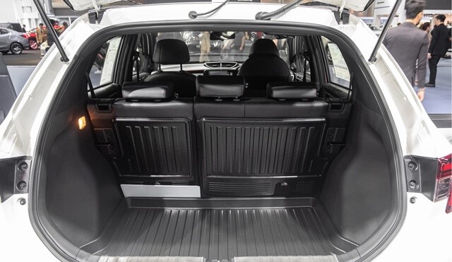 Honda-WRV-khoang-hanh-ly