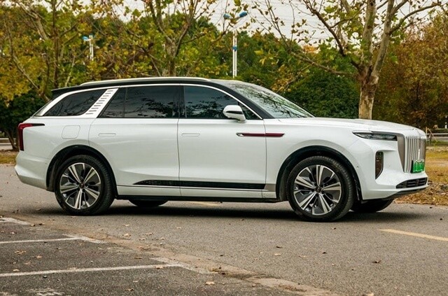Hongqi-E-HS9-phan-than-xe