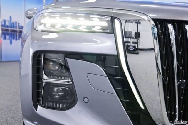 Hongqi-H5-den-phia-truoc
