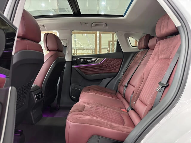 Hongqi-HS5-hang-ghe-thu-2