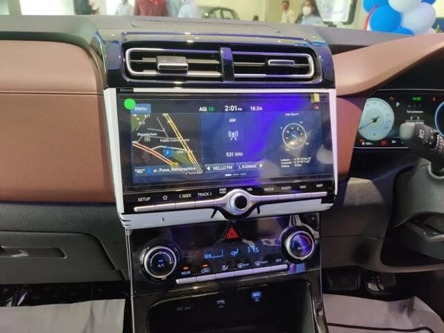 Hyundai-Alcazar-man-hinh-trung-tam