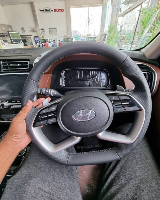 Hyundai-Alcazar-vo-lang