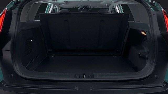 Hyundai-Bayon-khoang-hanh-ly