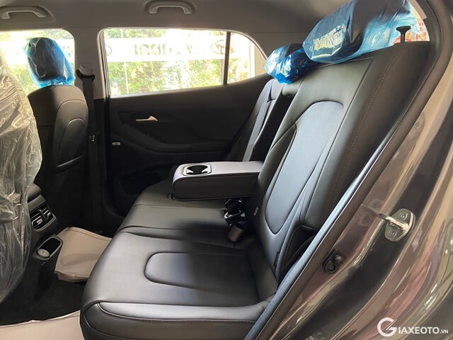 Hyundai-Creta-2023-be-ty-tay-hang-ghe-thu-2