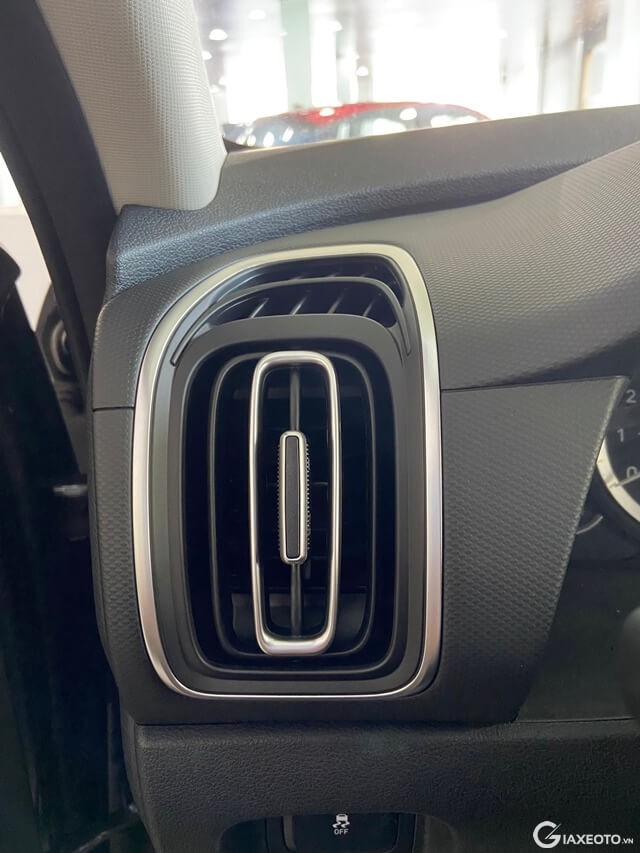 Hyundai-Creta-2023-cua-gio-dieu-hoa