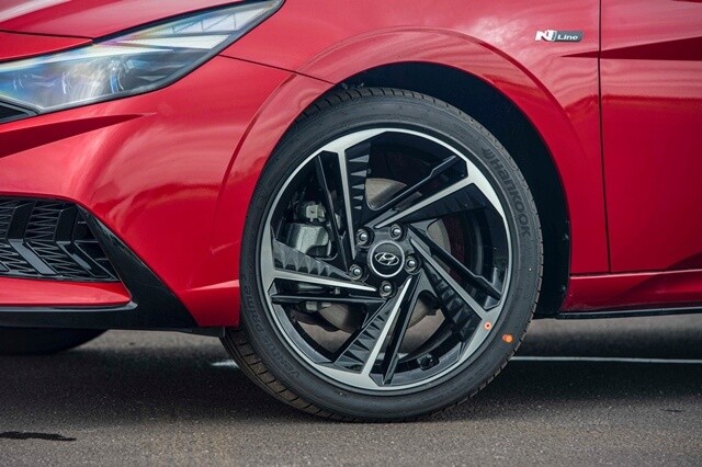 Hyundai-Elantra-N-Line-la-zang