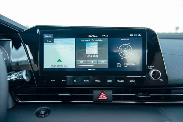 Hyundai-Elantra-N-Line-man-hinh-giai-tri