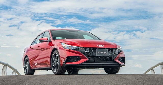 Hyundai-Elantra-N-Line-ngoai-that