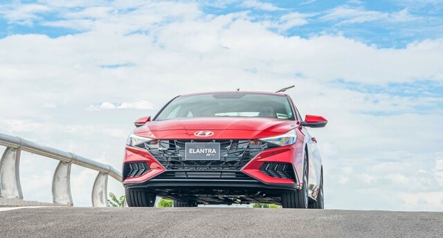 Hyundai-Elantra-N-Line-phan-dau-xe