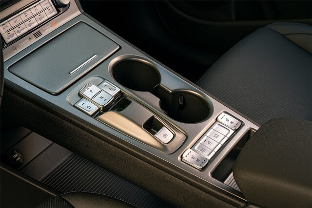Hyundai-Kona-2022-electric-trung-tam-dieu-khien