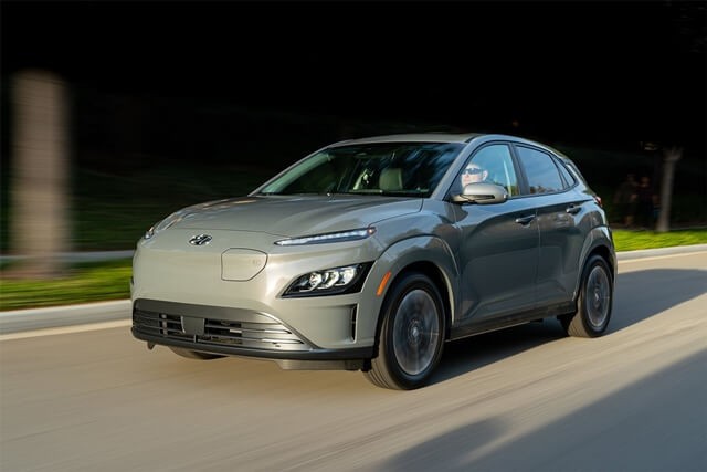 Hyundai-Kona-2022-electric-van-hanh