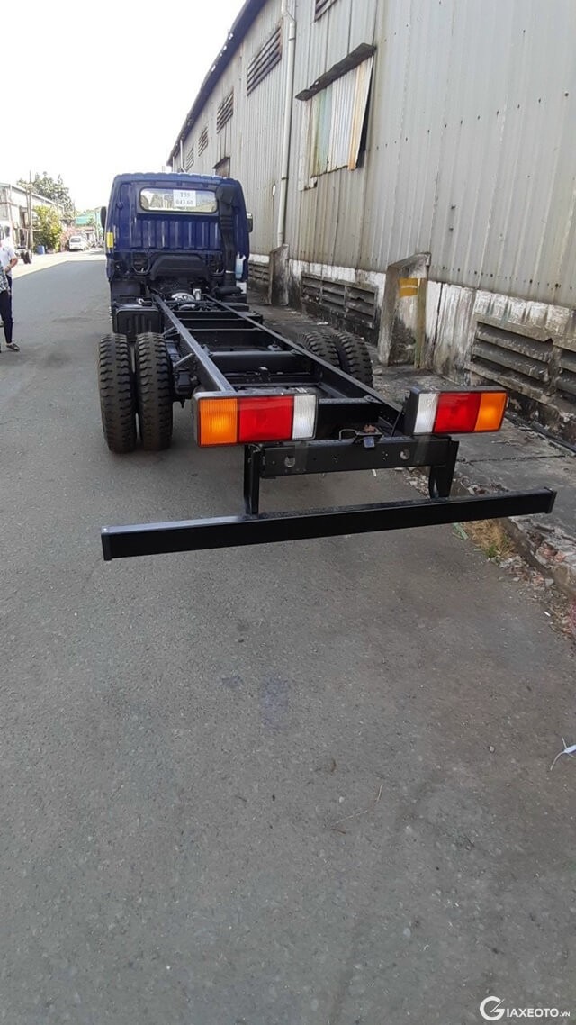 Hyundai-Mighty-110XL-phan-duoi-xe