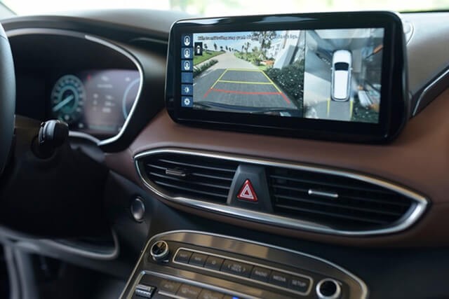 Hyundai-Santafe-2021-man-hinh-giai-tri