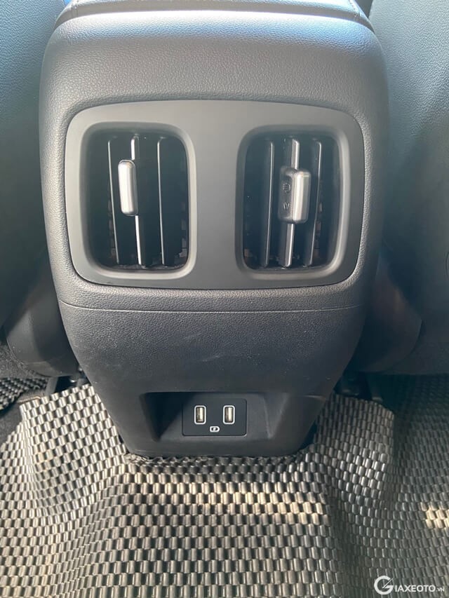 Hyundai-Tucson-2023-cua-gio-dieu-hoa