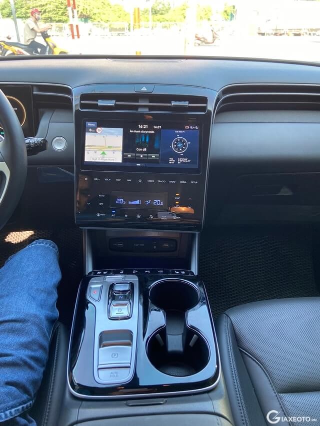 Hyundai-Tucson-2023-trung-tam