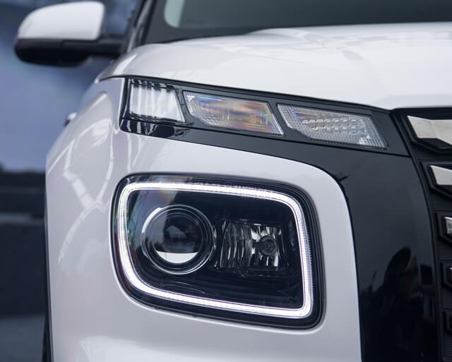 Hyundai-Venue-den-chieu-sang