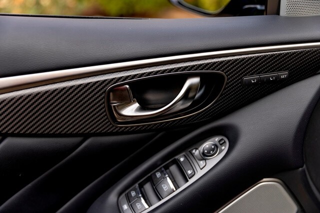 Infiniti-Q50-2022-canh-cua