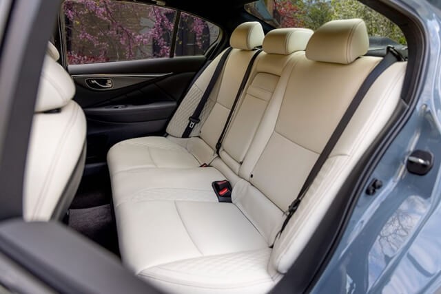 Infiniti-Q50-2022-ghe-ngoi-khoang-hanh-khach