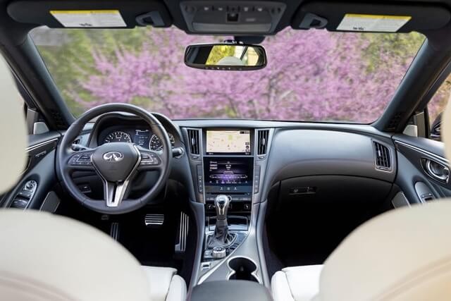 Infiniti-Q50-2022-khoang-lai