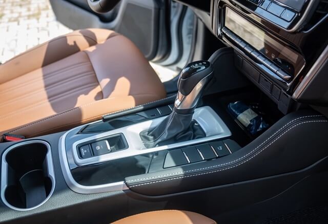 Isuzu-Mu-X-2023-can-so