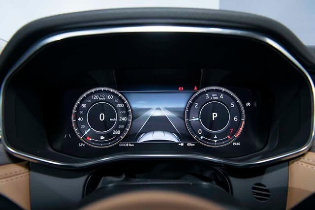 Jaguar-XF-2021-man-hinh-ky-thuat-so