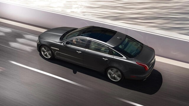 Jaguar-XJ-tong-the-ngoai-that
