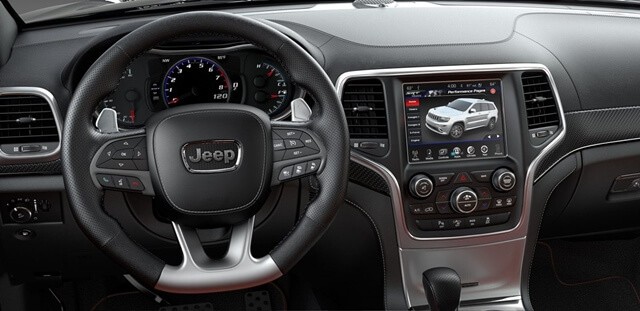 Jeep-Grand-Cherokee-SRT-canh-canh-vo-lang