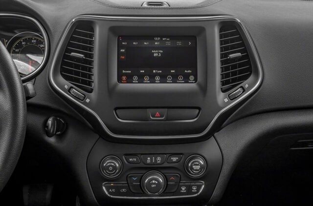 Jeep-cherokee-2021-man-hinh-gia-tri