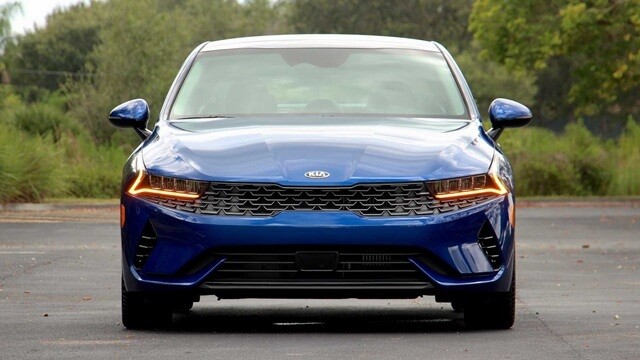 Kia-K5-dau-xe