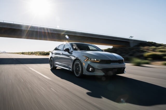 Kia-K5-gt-line-van-hanh